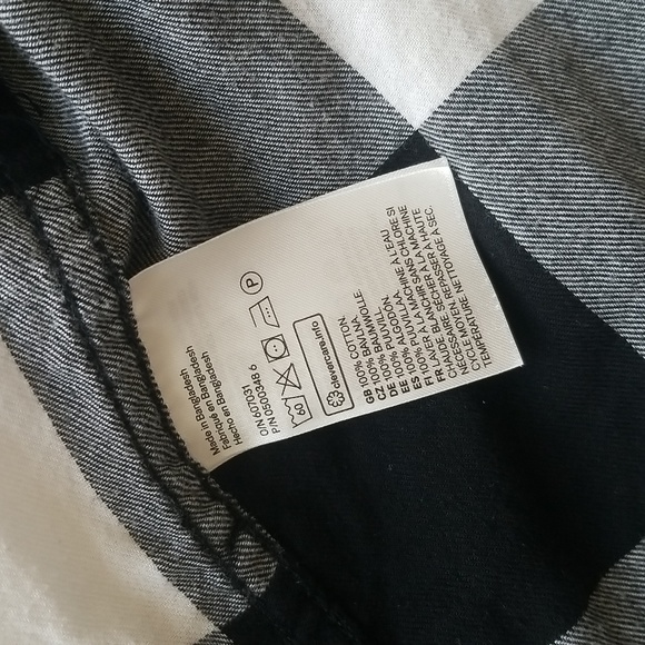 H&M Black and White Button Down Checked Flannel Shirt - Picture 4 of 5